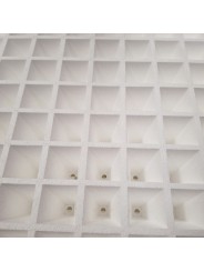 Bandeja semillero de 150 alveolos de 4x4 cm para uso profesional